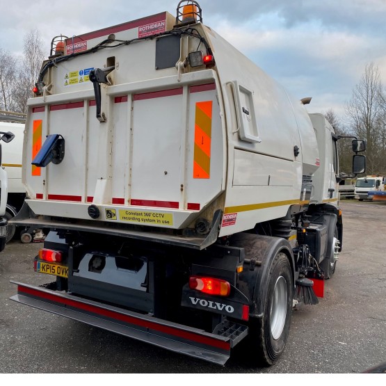 2015 VOLVO FL250 ROAD SWEEPER in Truck Mounted Sweepers