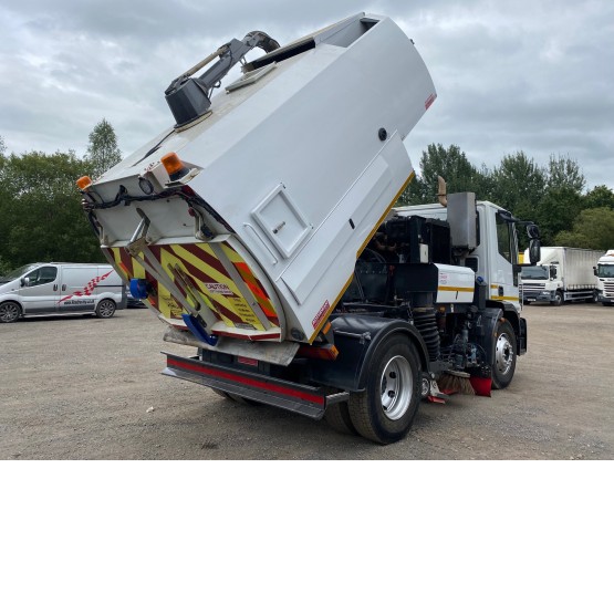 2011 IVECO EUROCARGO 150E22 EEV ROAD SWEEPER in Truck Mounted Sweepers