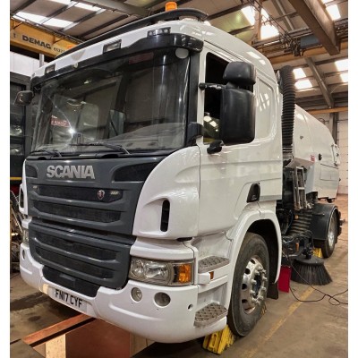 2017 SCANIA P250 ROAD SWEEPER