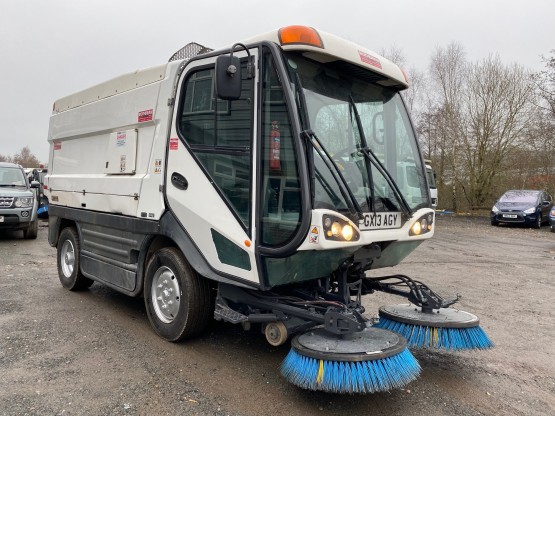2013 JOHNSTON CX400 ROAD SWEEPER in Compact Sweepers