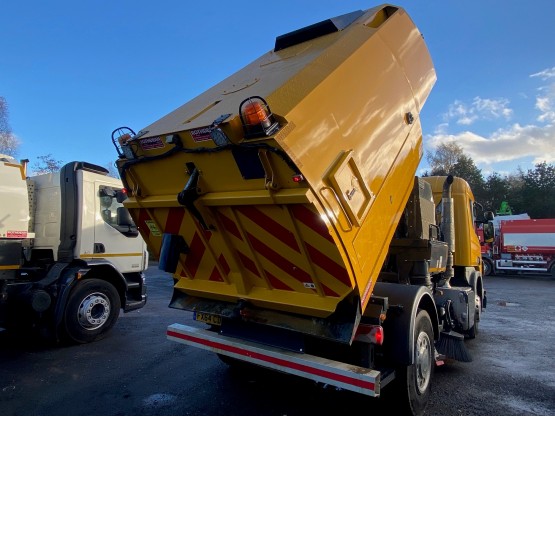 2015 SCANIA P320 ROAD SWEEPER in Truck Mounted Sweepers